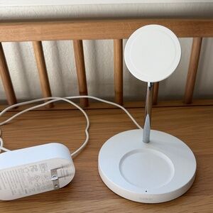 Belkin BoostCharge 2-in-1 MagSafe Charger